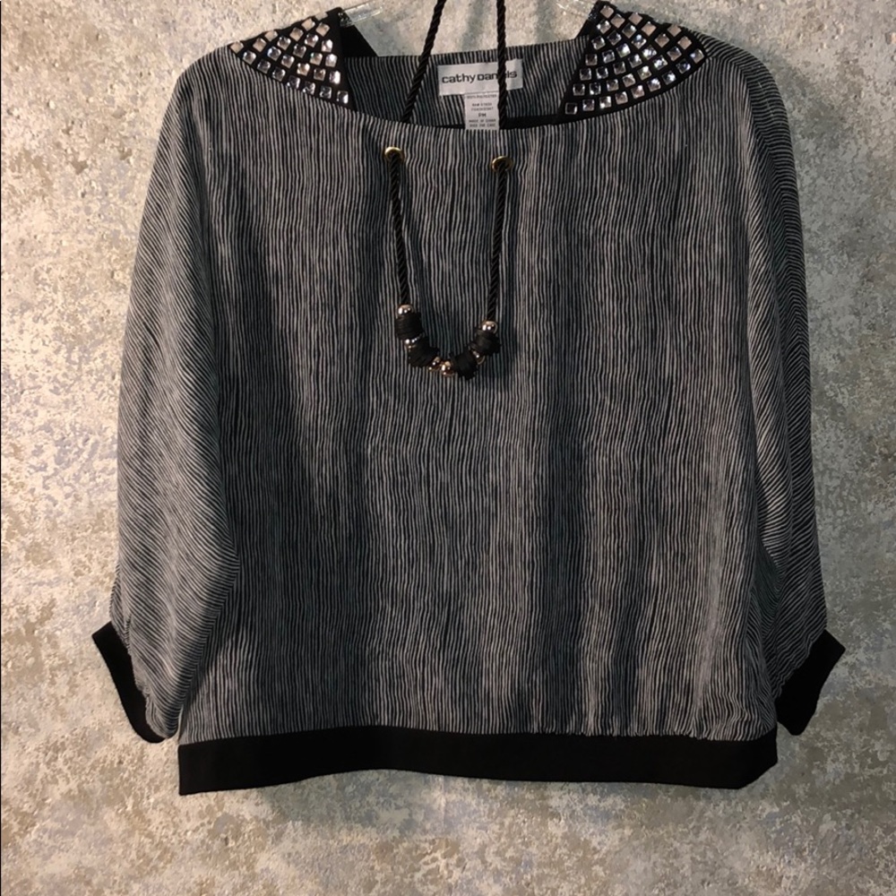 Sweet and unique top from Cathy Daniels Petite M